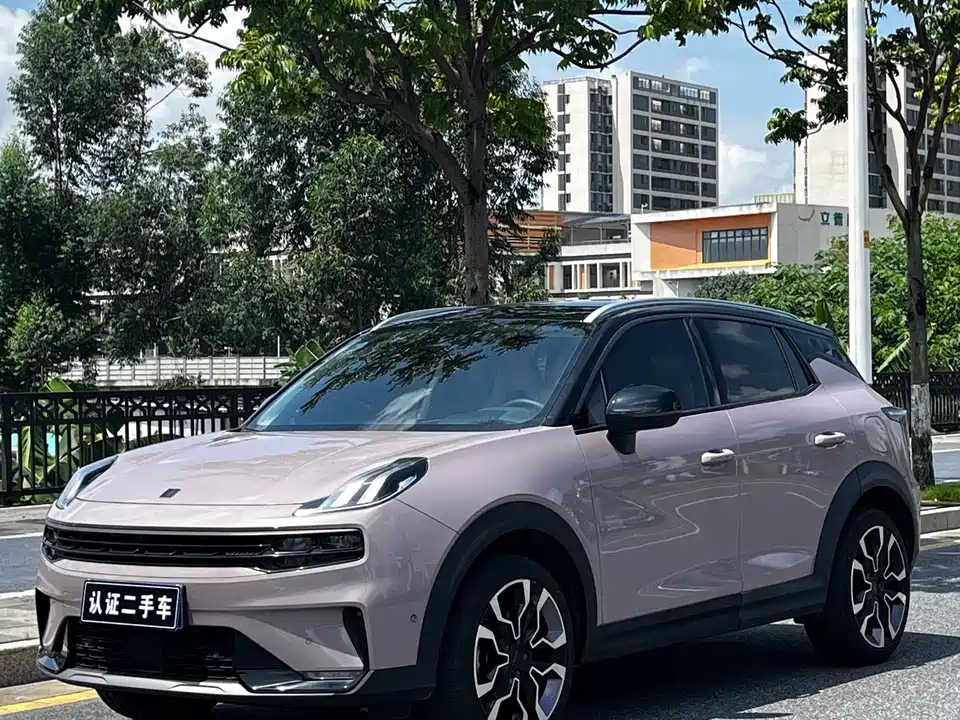 Lynk & Co 06