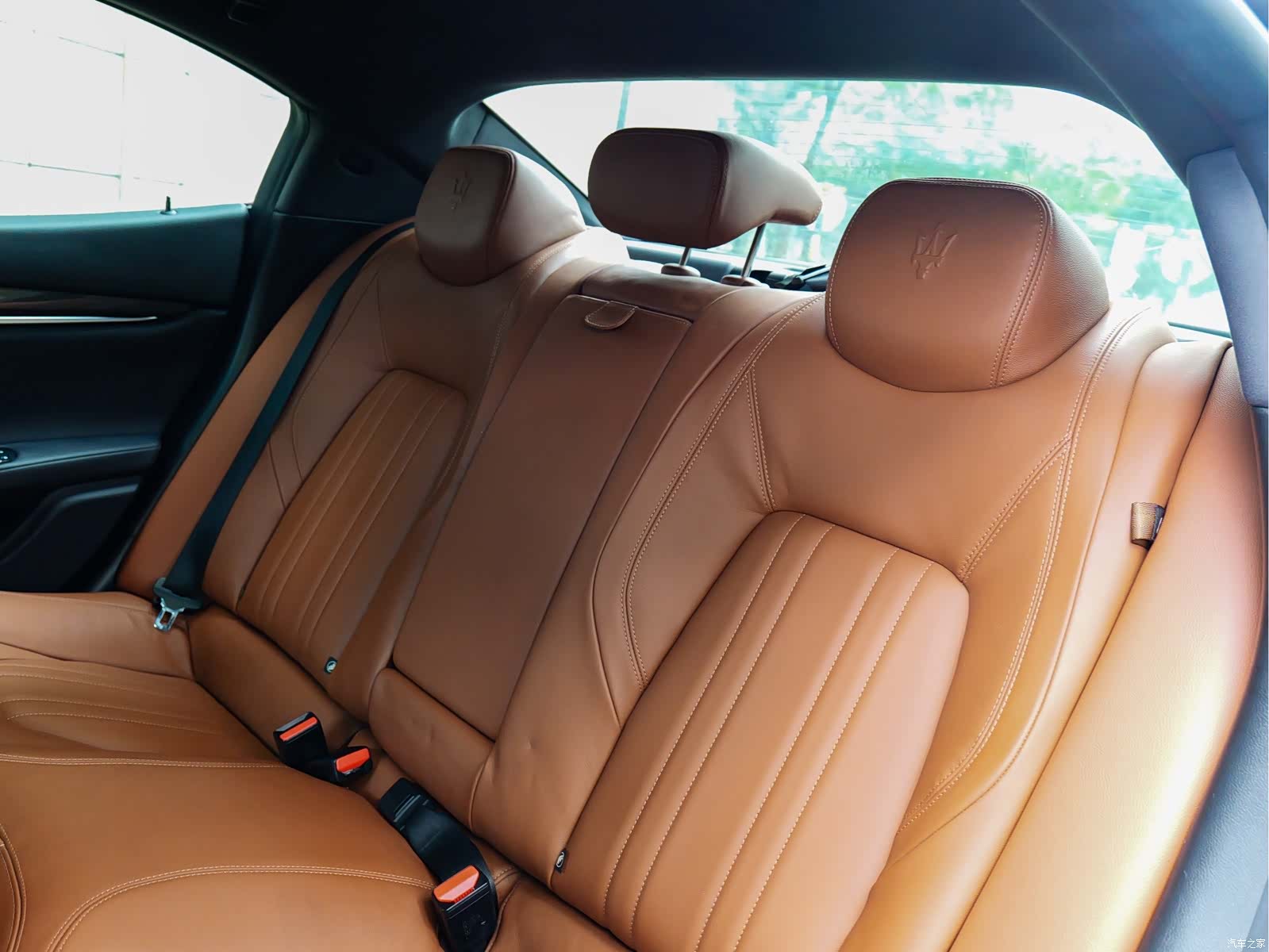 Maserati Ghibli, 2015 12
