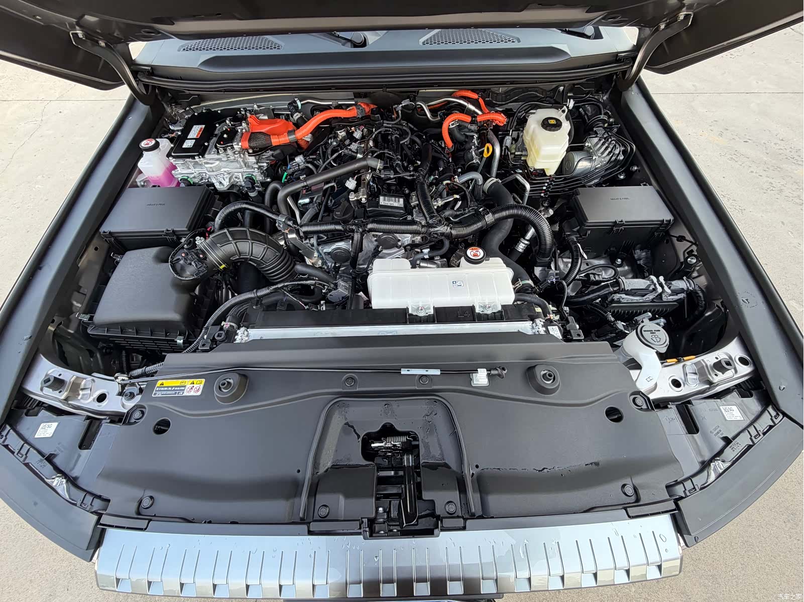 Toyota Prado, 2025 17