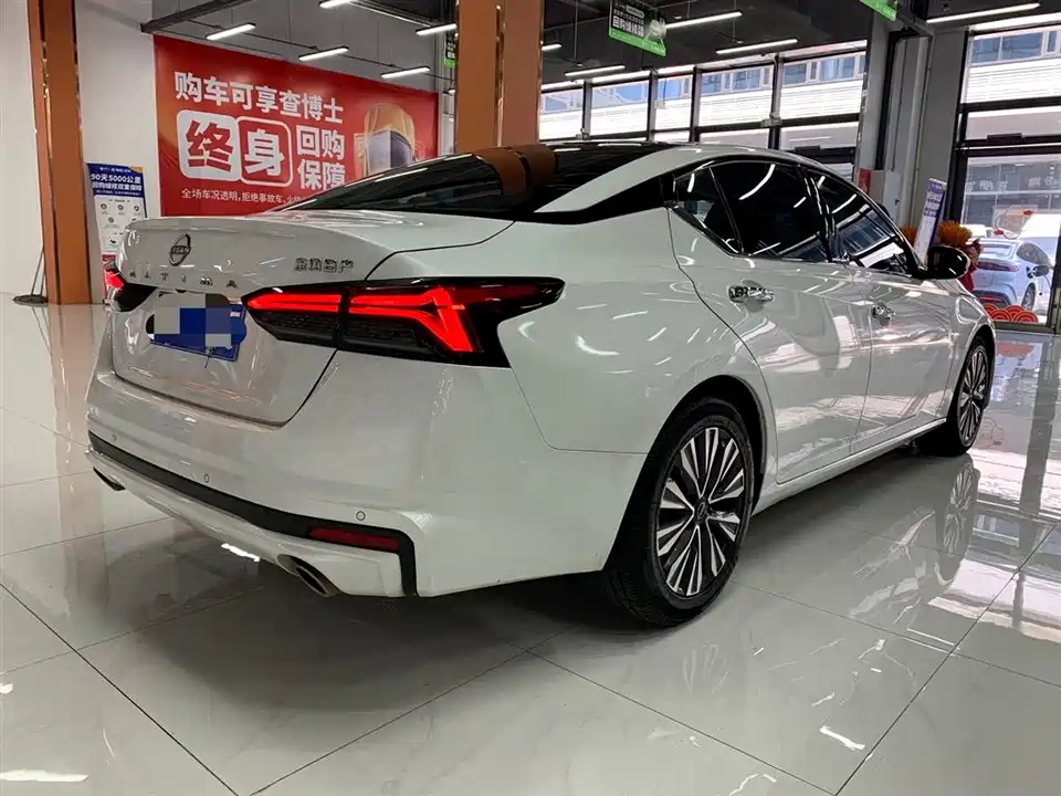 Nissan Teana
