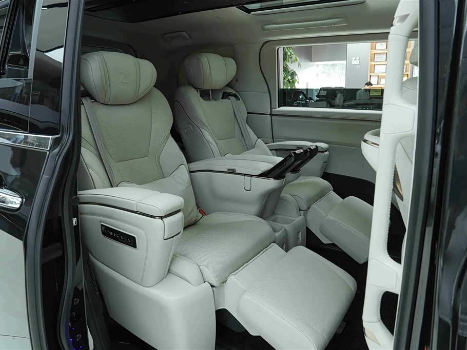 Lexus LM Lexus LM