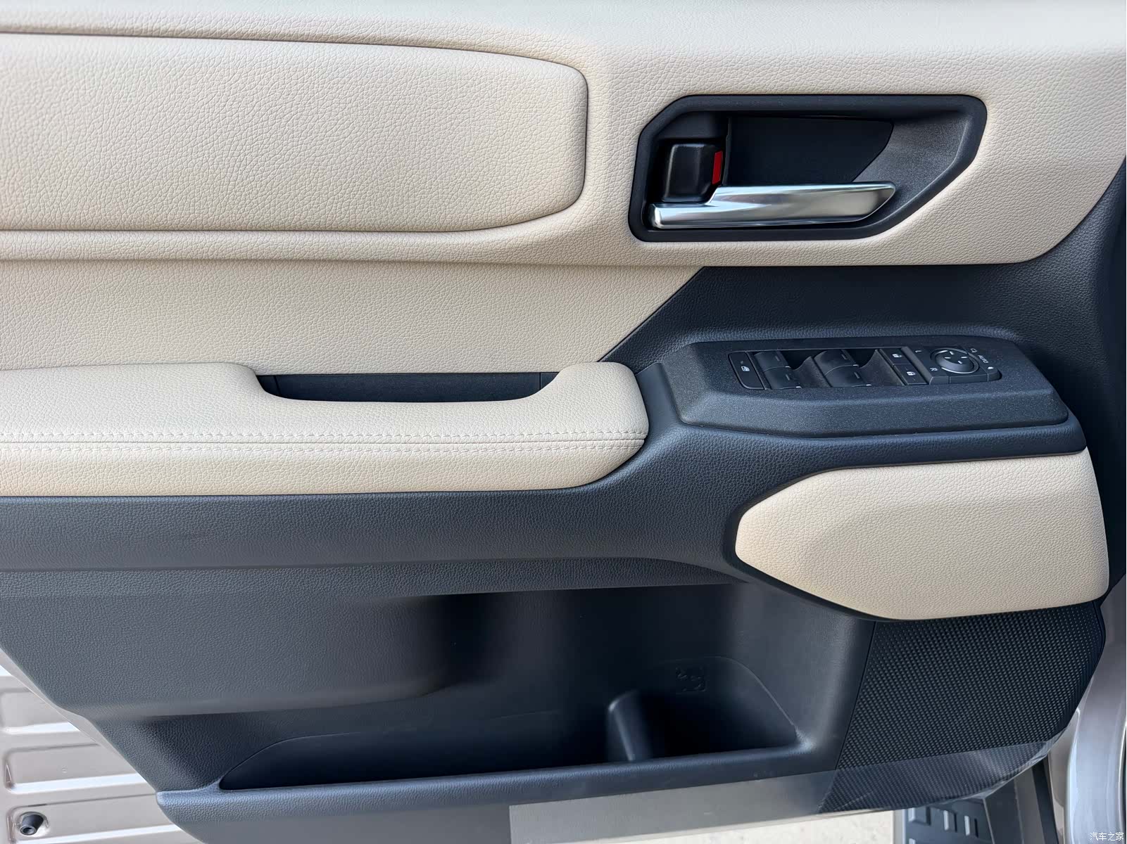 Toyota Prado, 2025 9