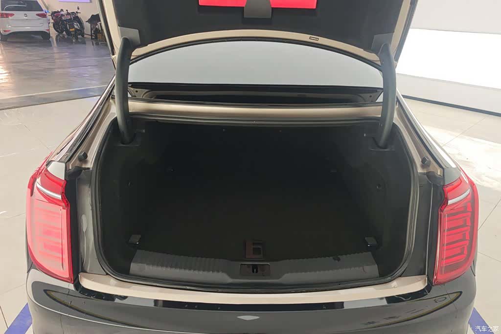 Hongqi H9, 2021 4