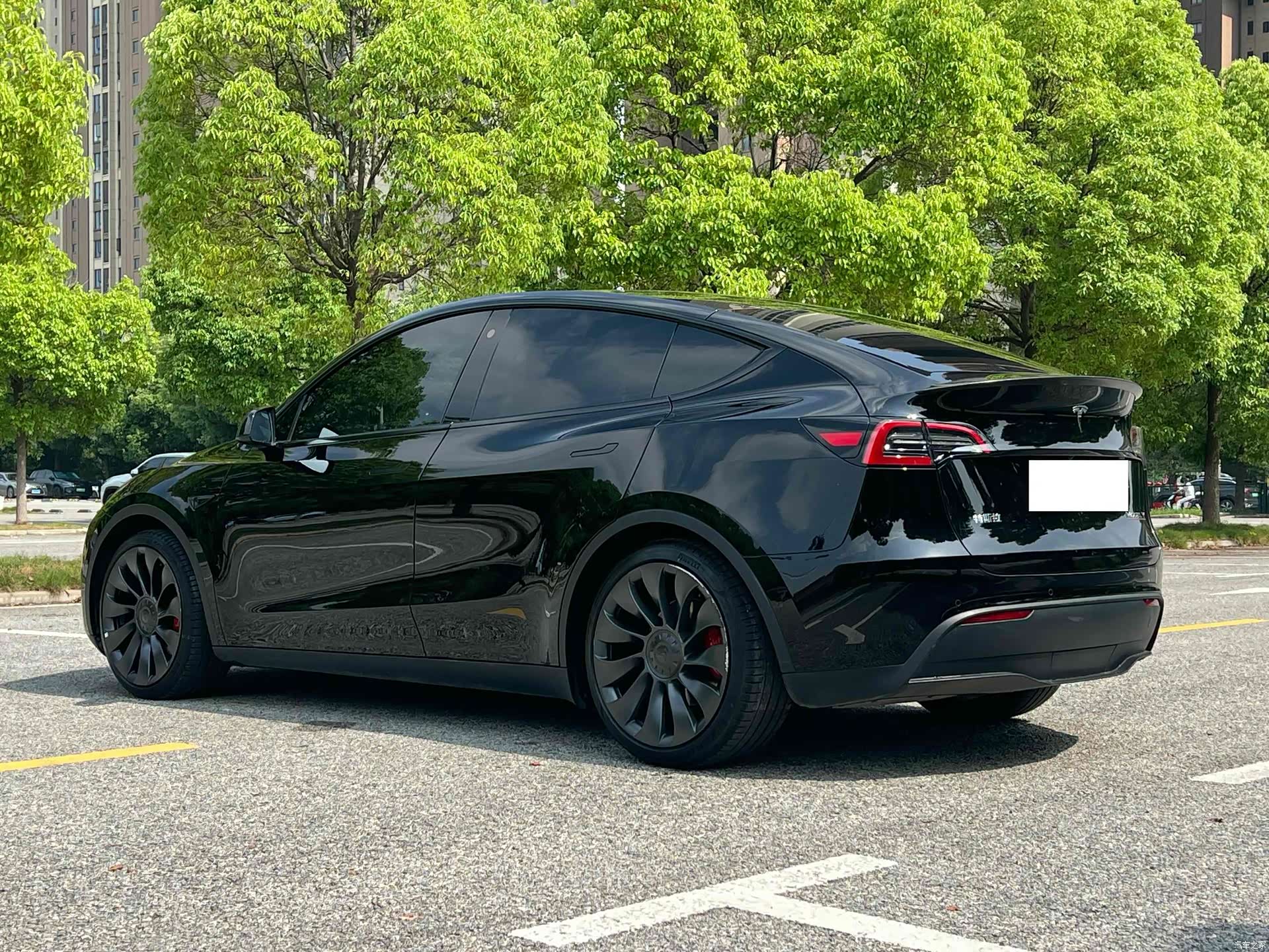Tesla Model Y, 2023 15