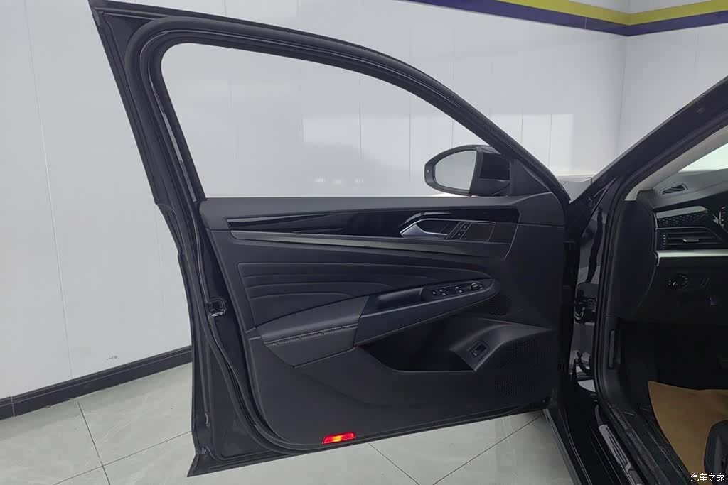 Volkswagen Passat, 2023 7