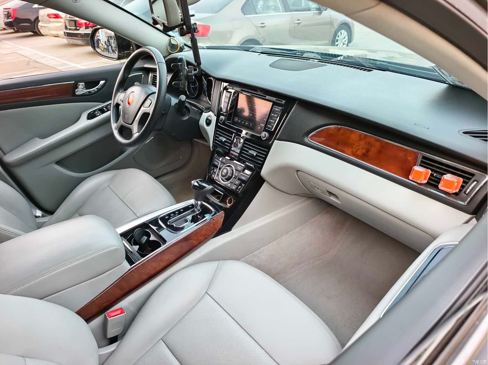 Hongqi H7, 2013 17