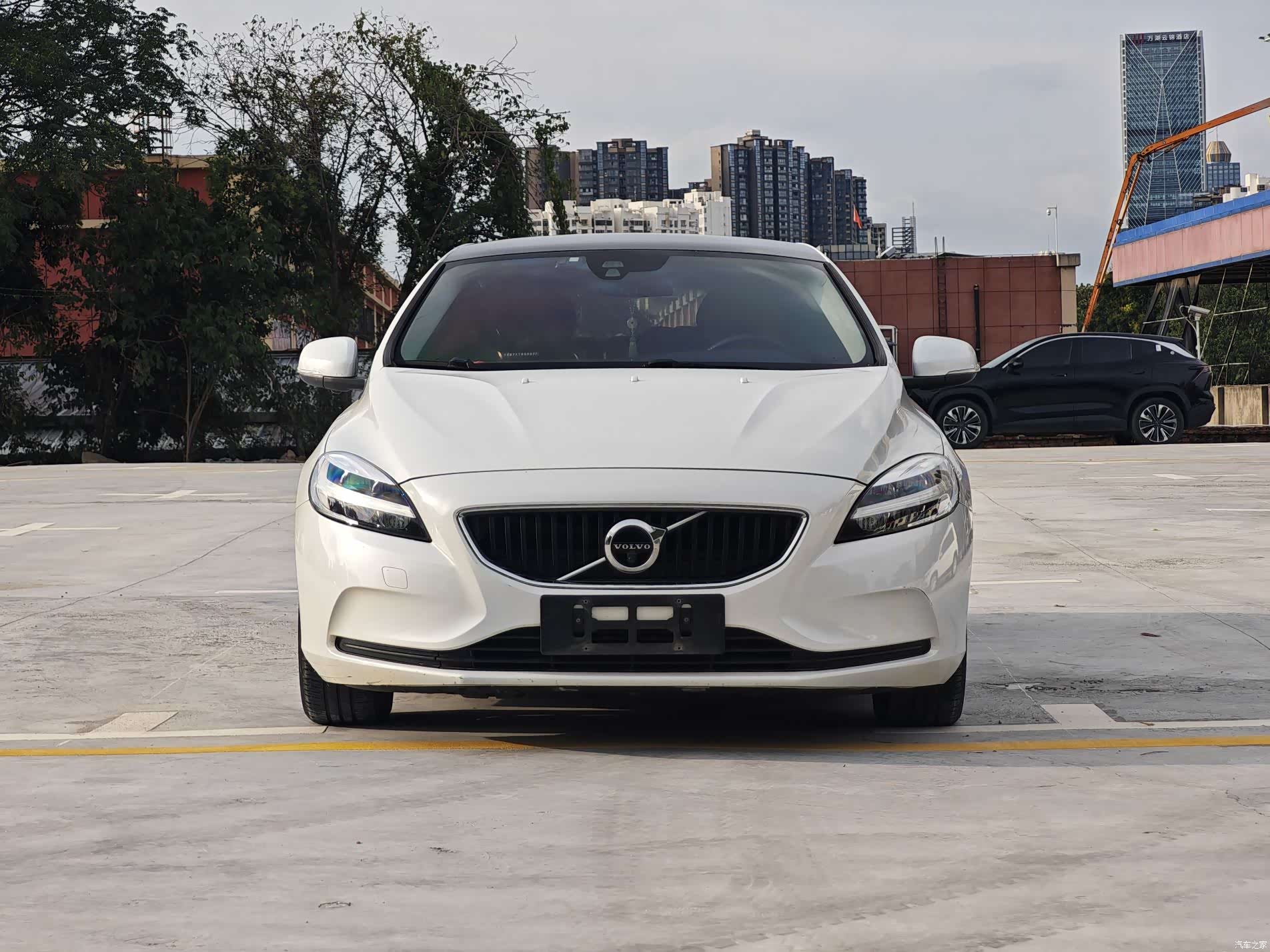 Volvo V40, 2018 3