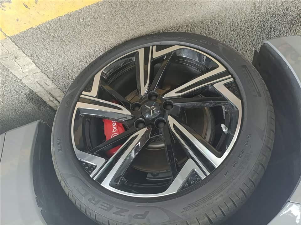 Hongqi EH7 Hongqi EH7