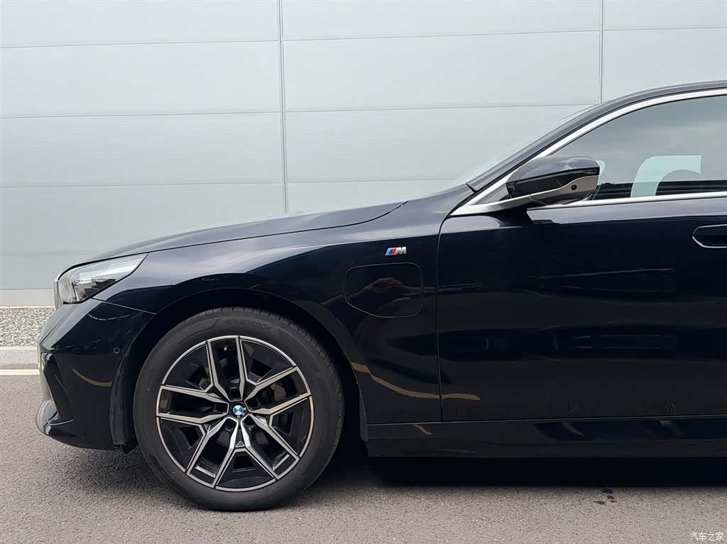 BMW i5, 2025 6