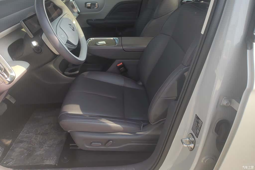 Leapmotor B10, 2025 9
