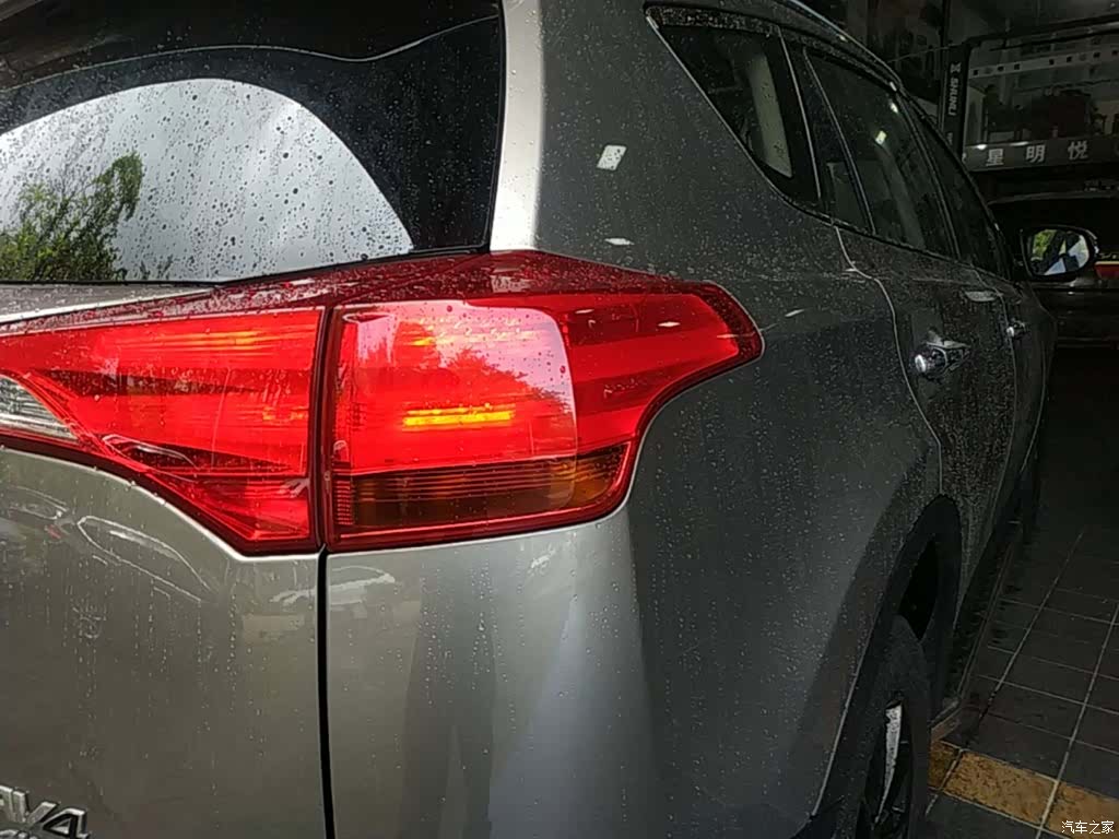 Toyota RAV4, 2014 8