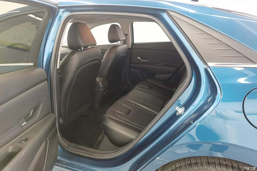 Hyundai Elantra, 2020 11