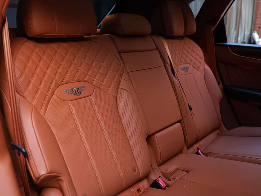 Bentley Bentayga 2021, фото 20