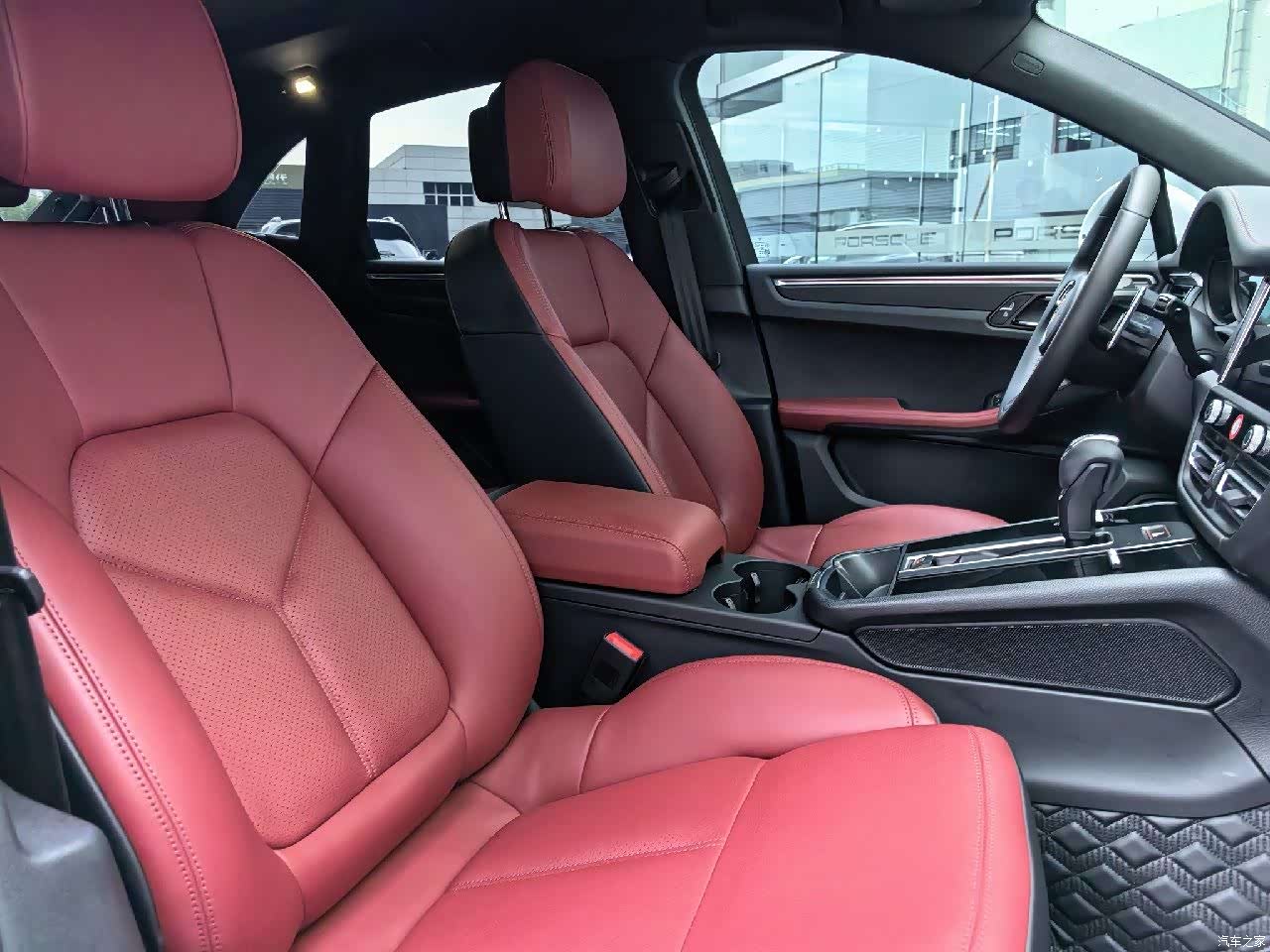 Porsche Macan, 2024 12