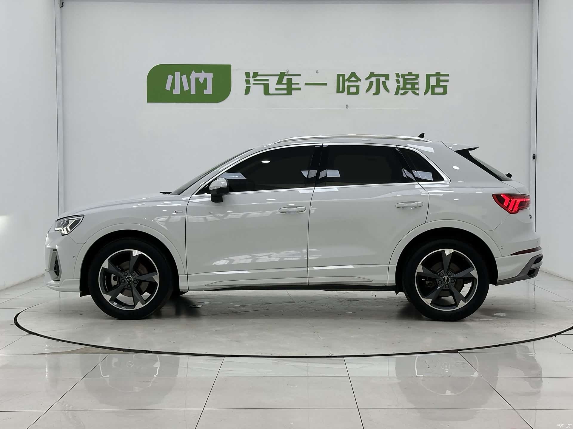 Audi Q3, 2023 все фото