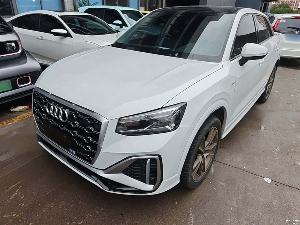 Audi Q2L, 2023 2