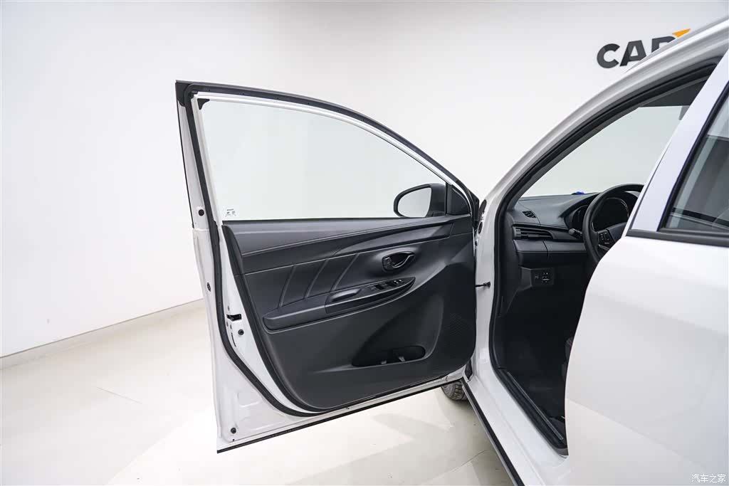 Toyota YARiS L, 2023 19