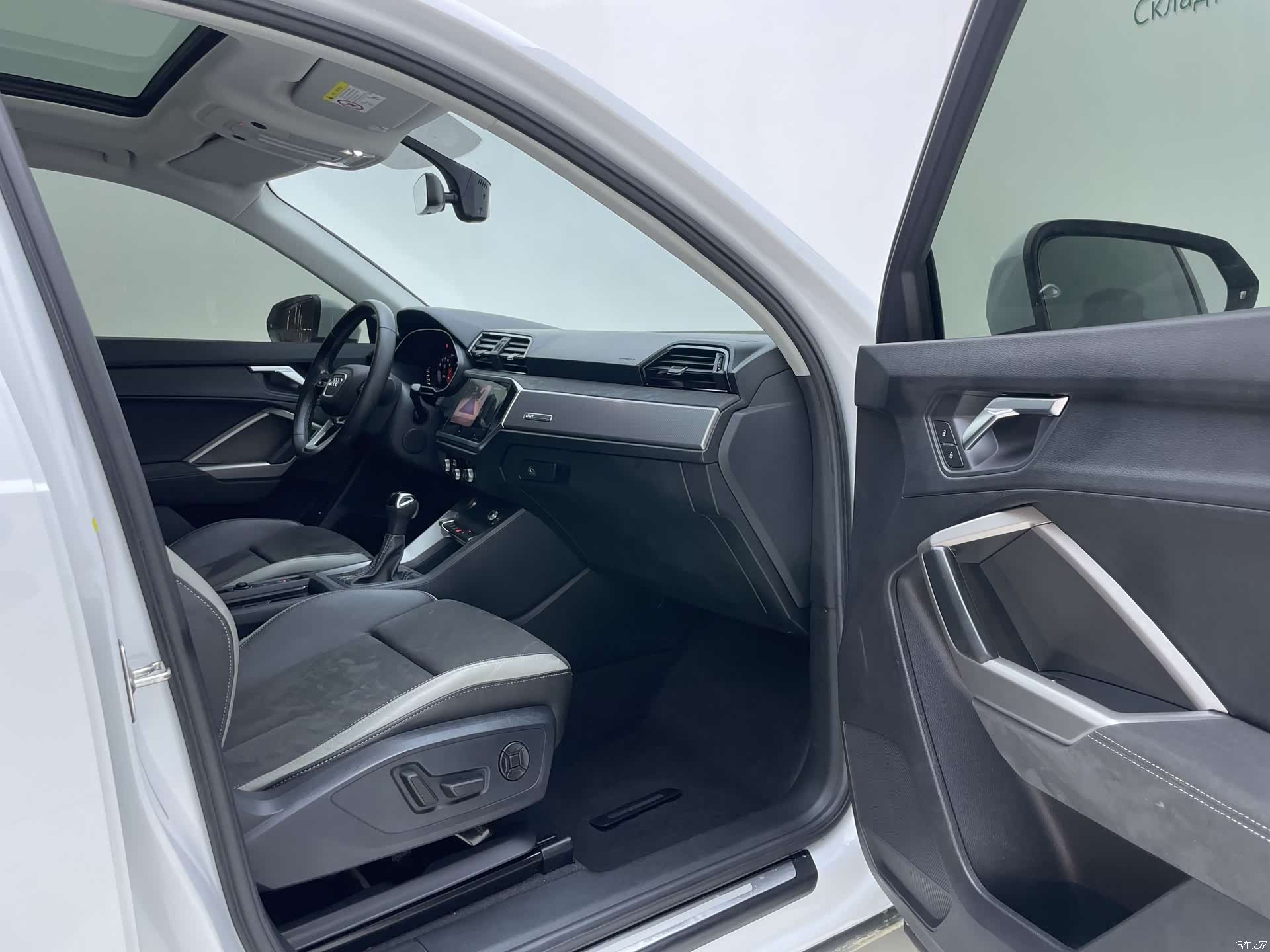 Audi Q3, 2023 11