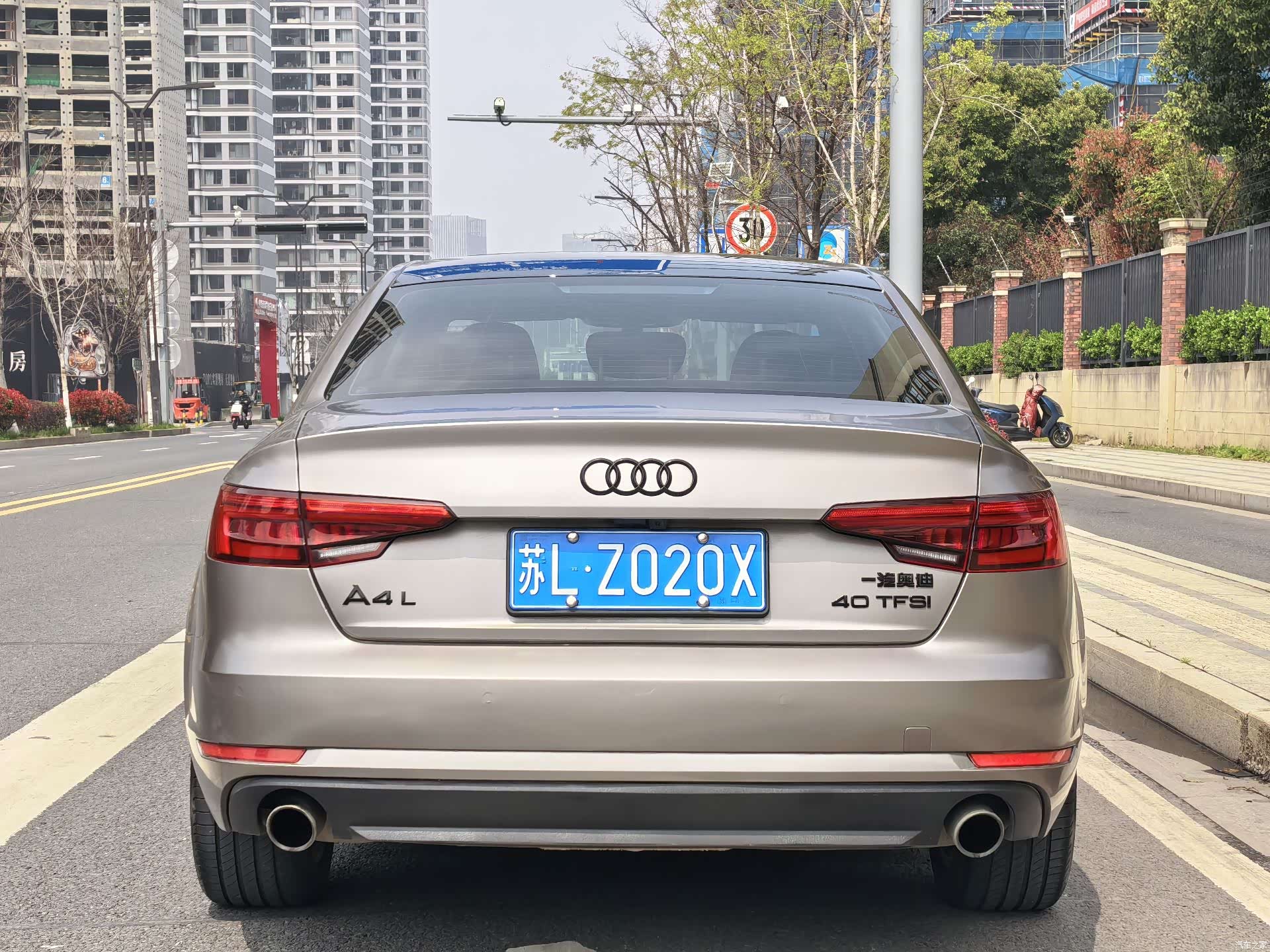 Audi A4L, 2017 12