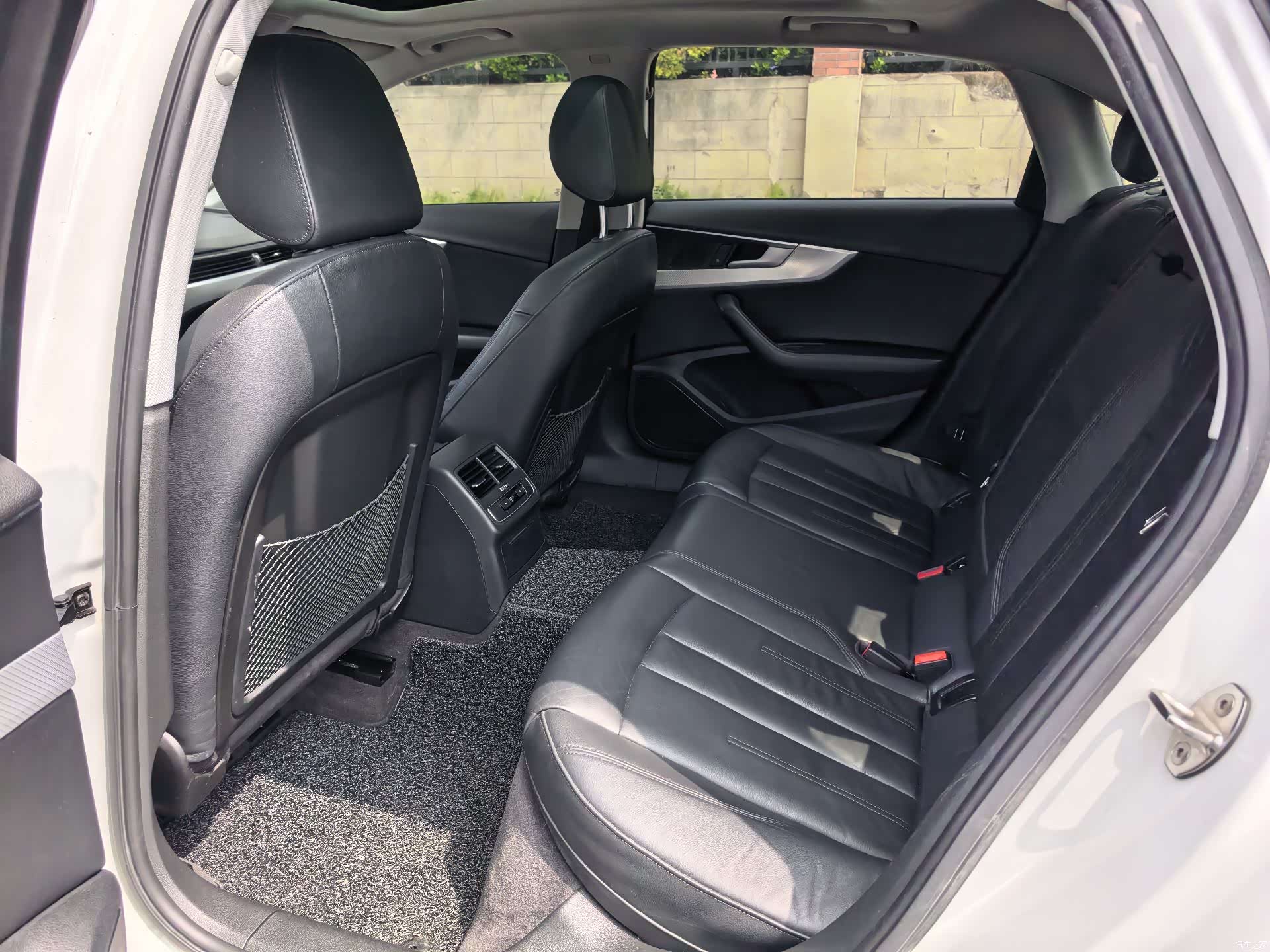 Audi A4L, 2017 все фото