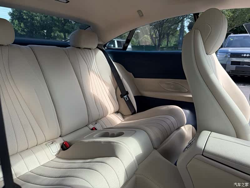 Mercedes-Benz E-Class, 2021 4