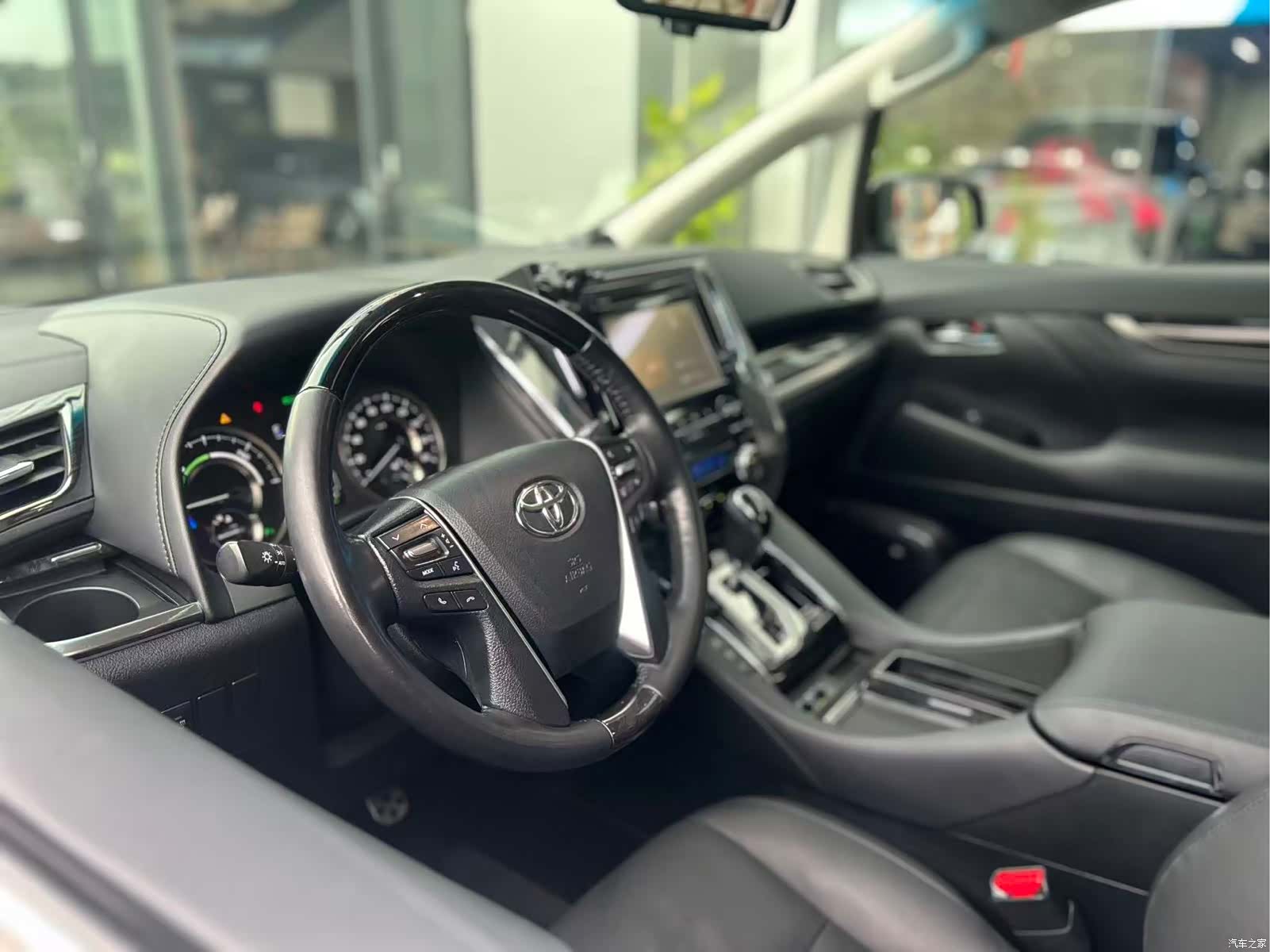 Toyota Vellfire, 2020 9
