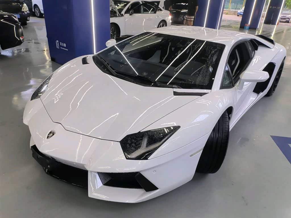 Lamborghini Aventador