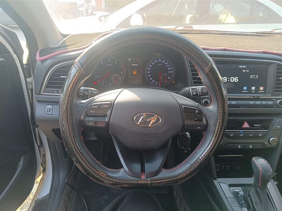 Hyundai Lead