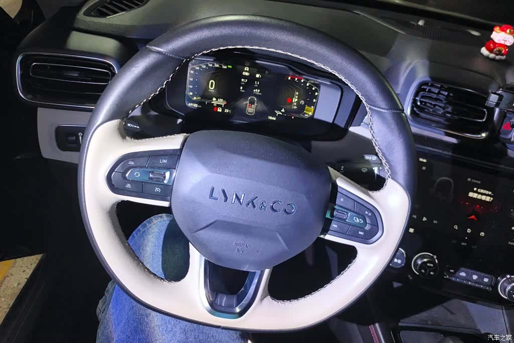 Lynk & Co 02, 2022 15
