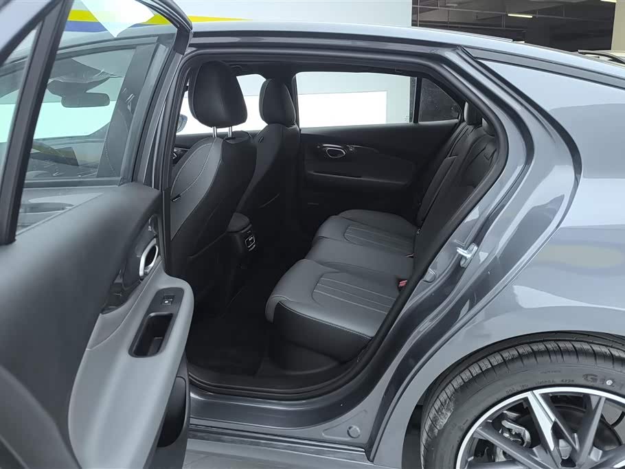 Trumpchi Shadow Leopard