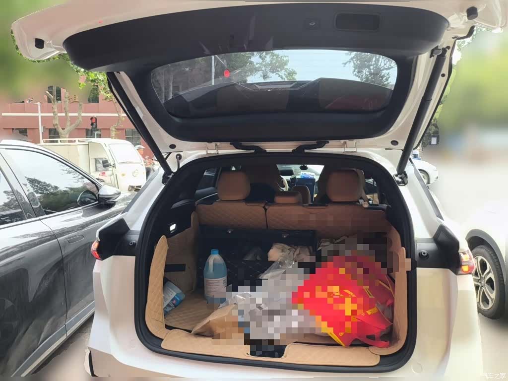 Geely Galaxy L7, 2023 10