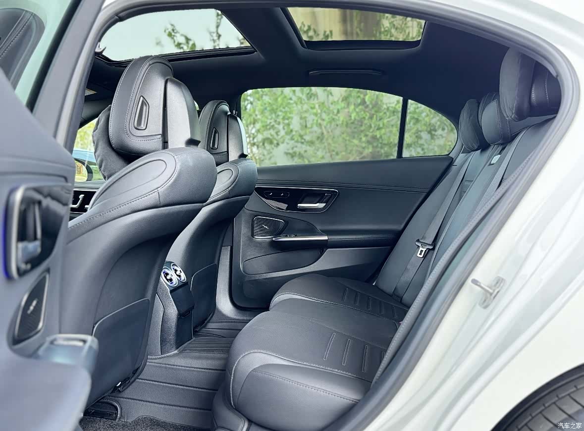 Mercedes-Benz C-Class, 2024 7