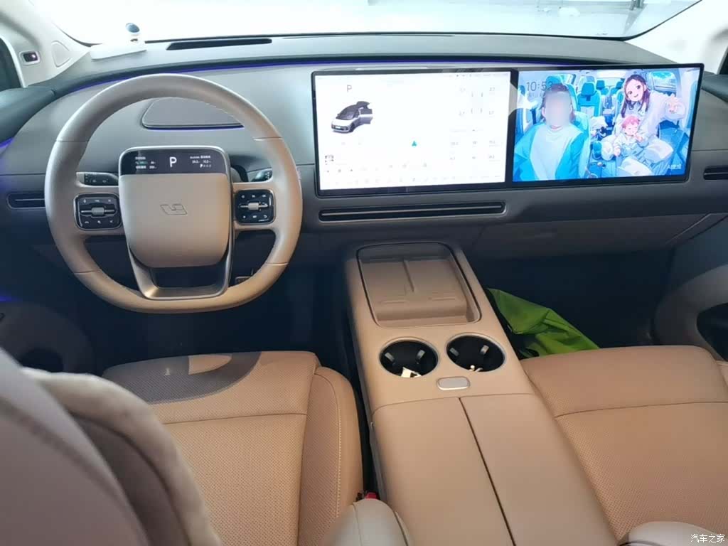 Li Auto i8, 2025 10