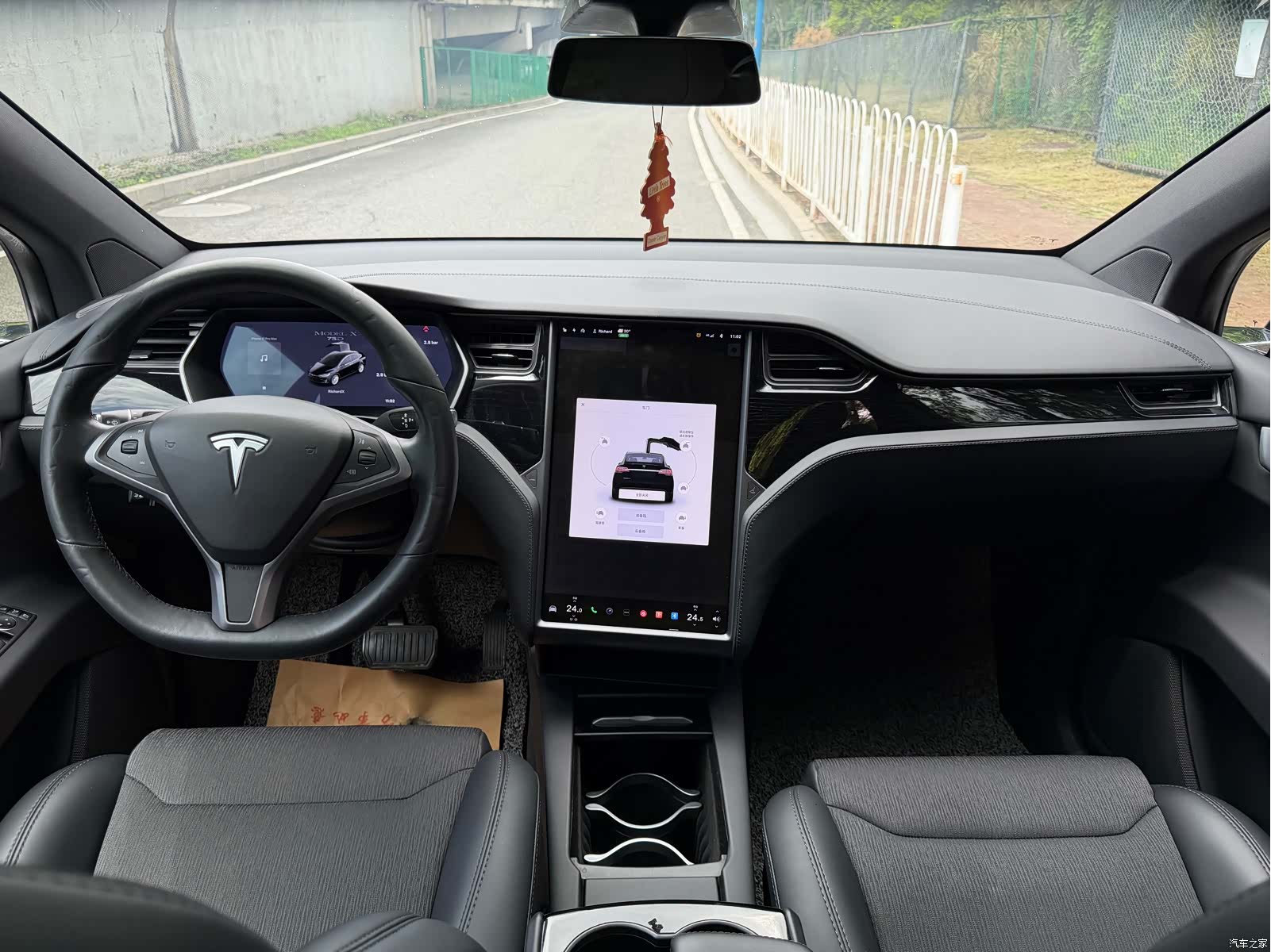 Tesla Model X, 2019 15