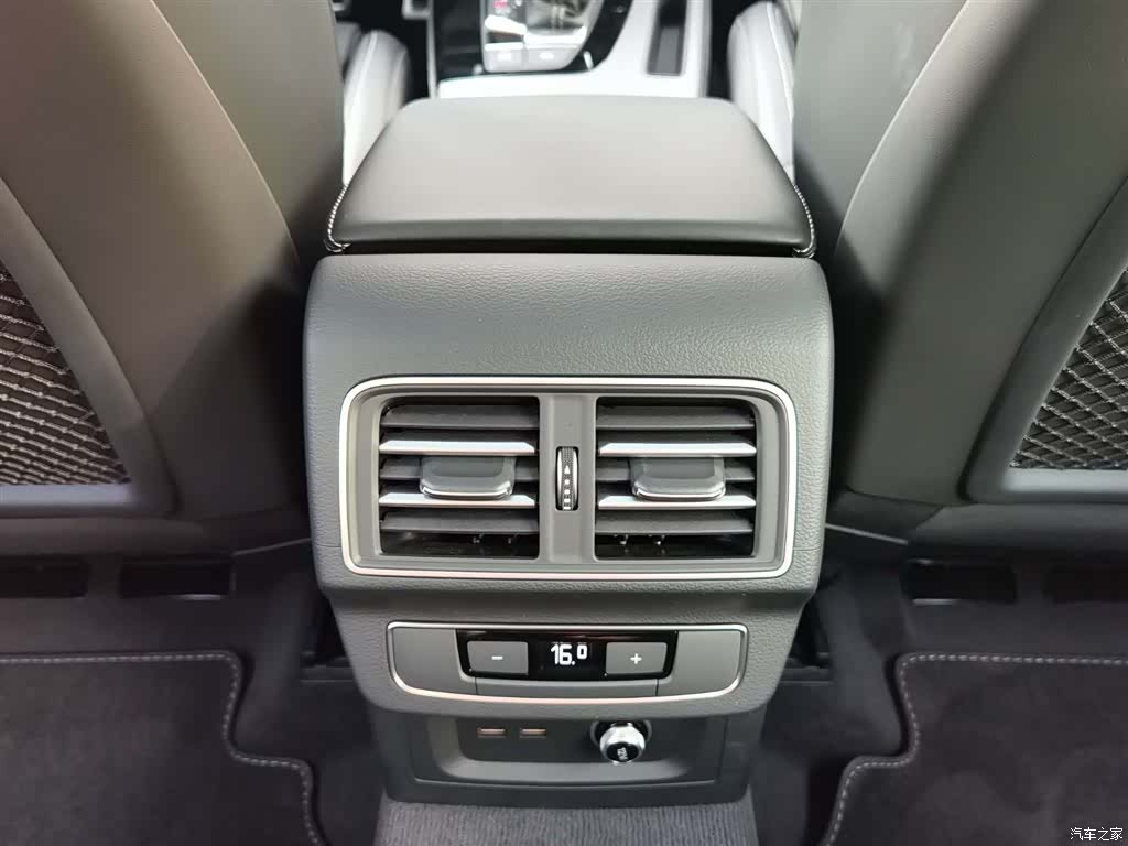 Audi Q5L, 2025 25