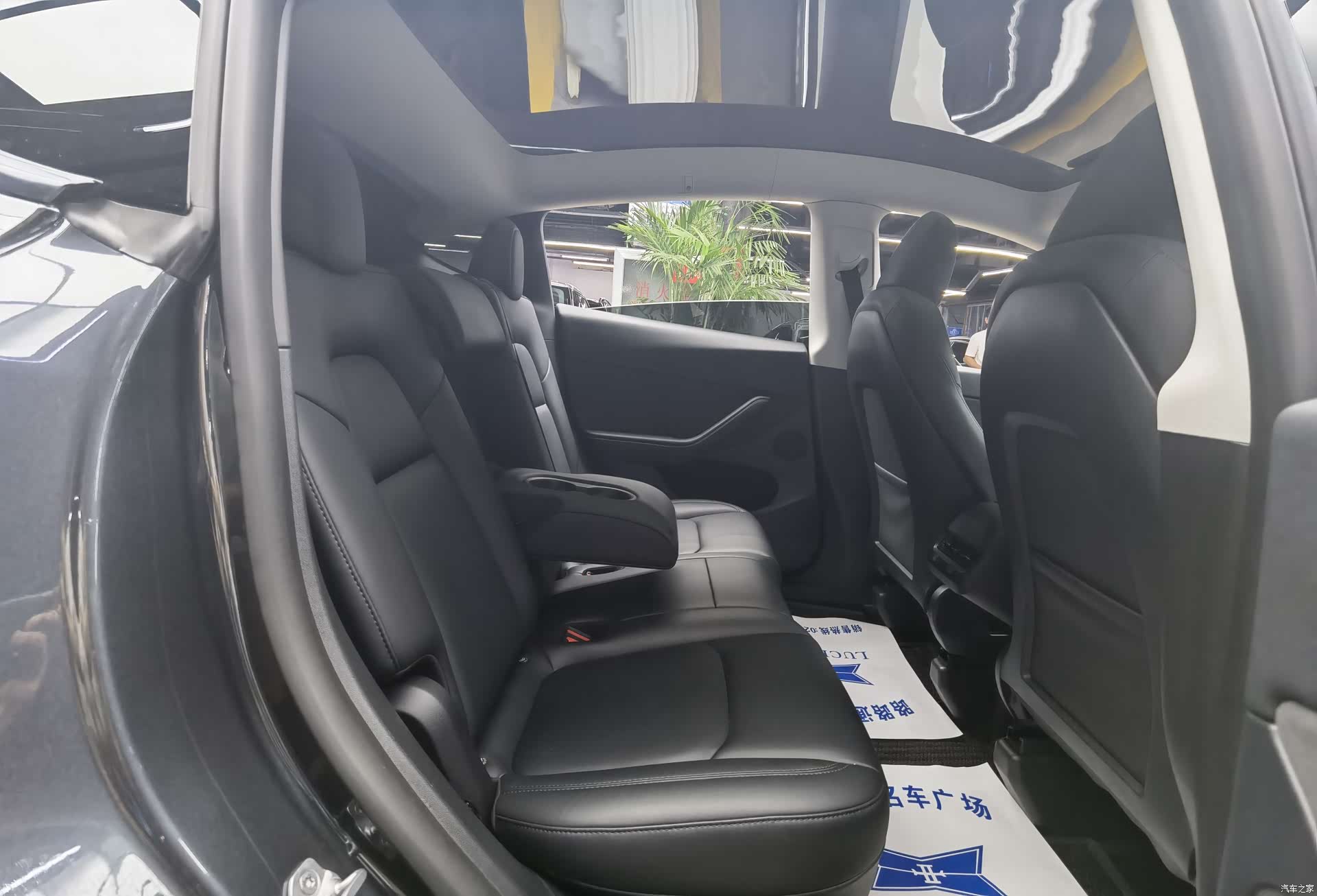 Tesla Model Y, 2024 9