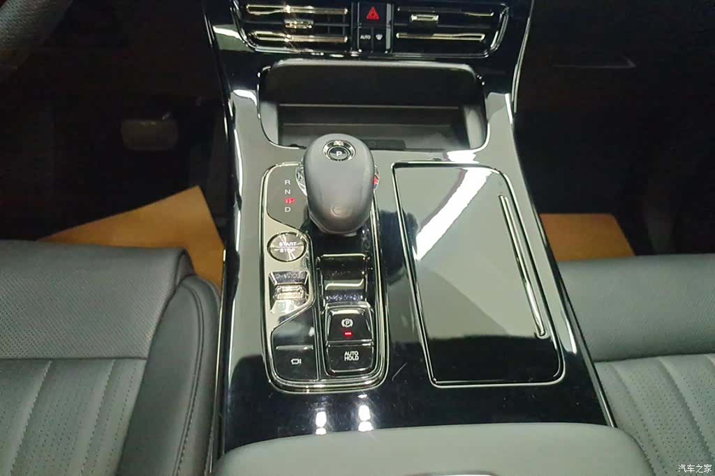 Trumpchi M8, 2023 16