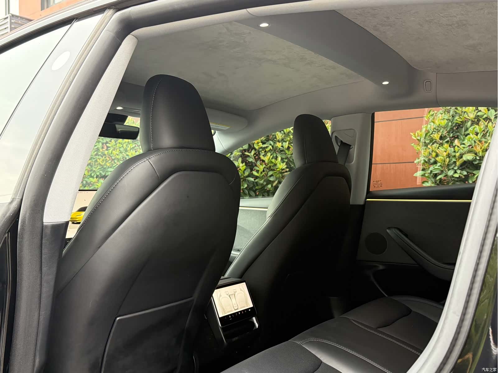 Tesla Model 3, 2025 12