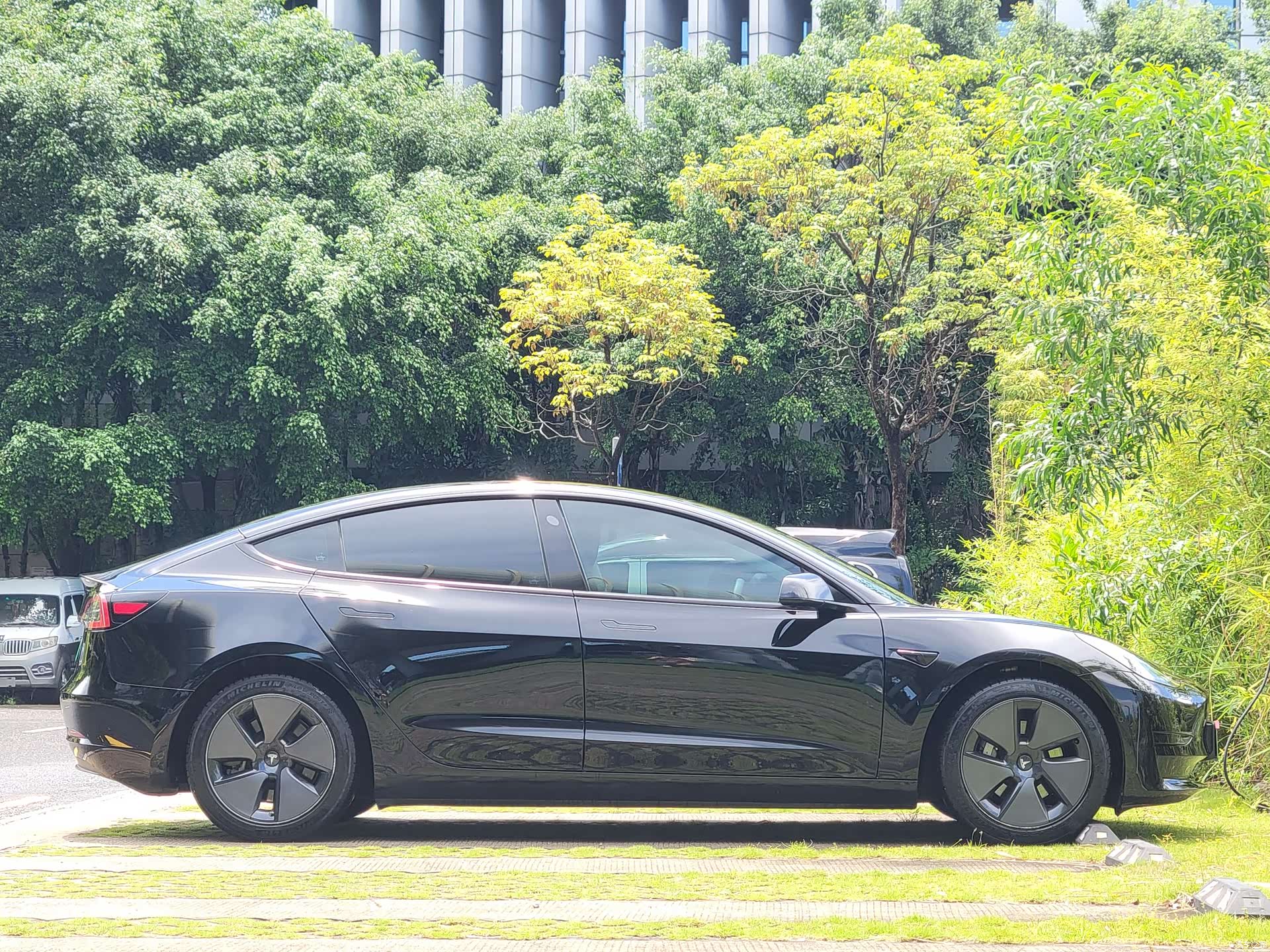 Tesla Model 3, 2022 13