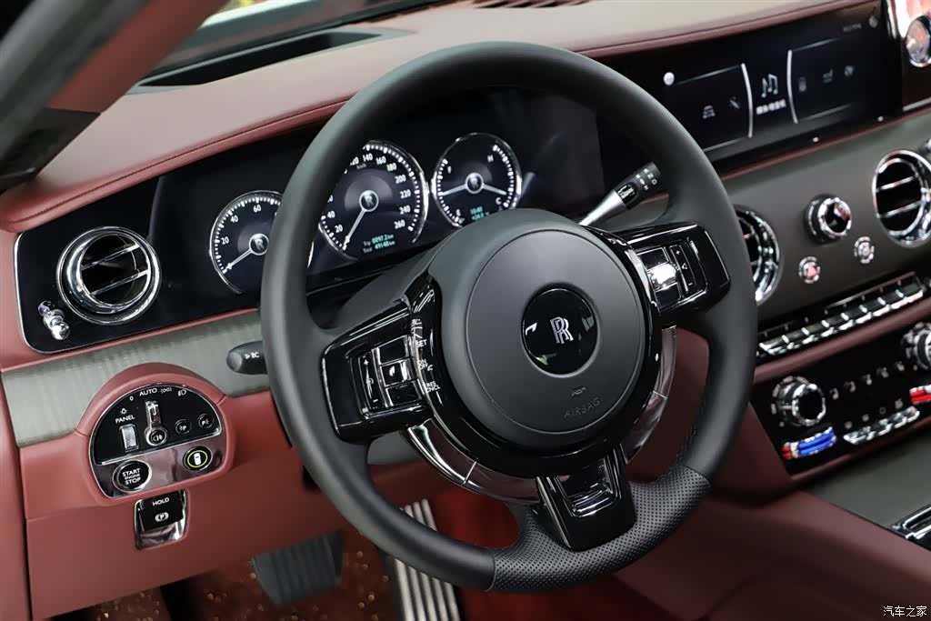 Rolls-Royce Ghost, 2021 13