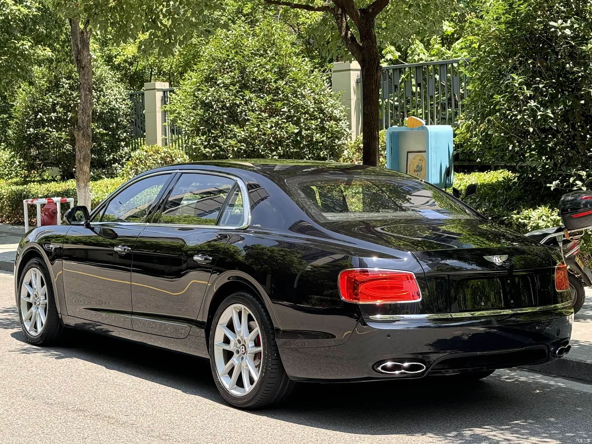 Bentley Flying Spur, 2017 все фото