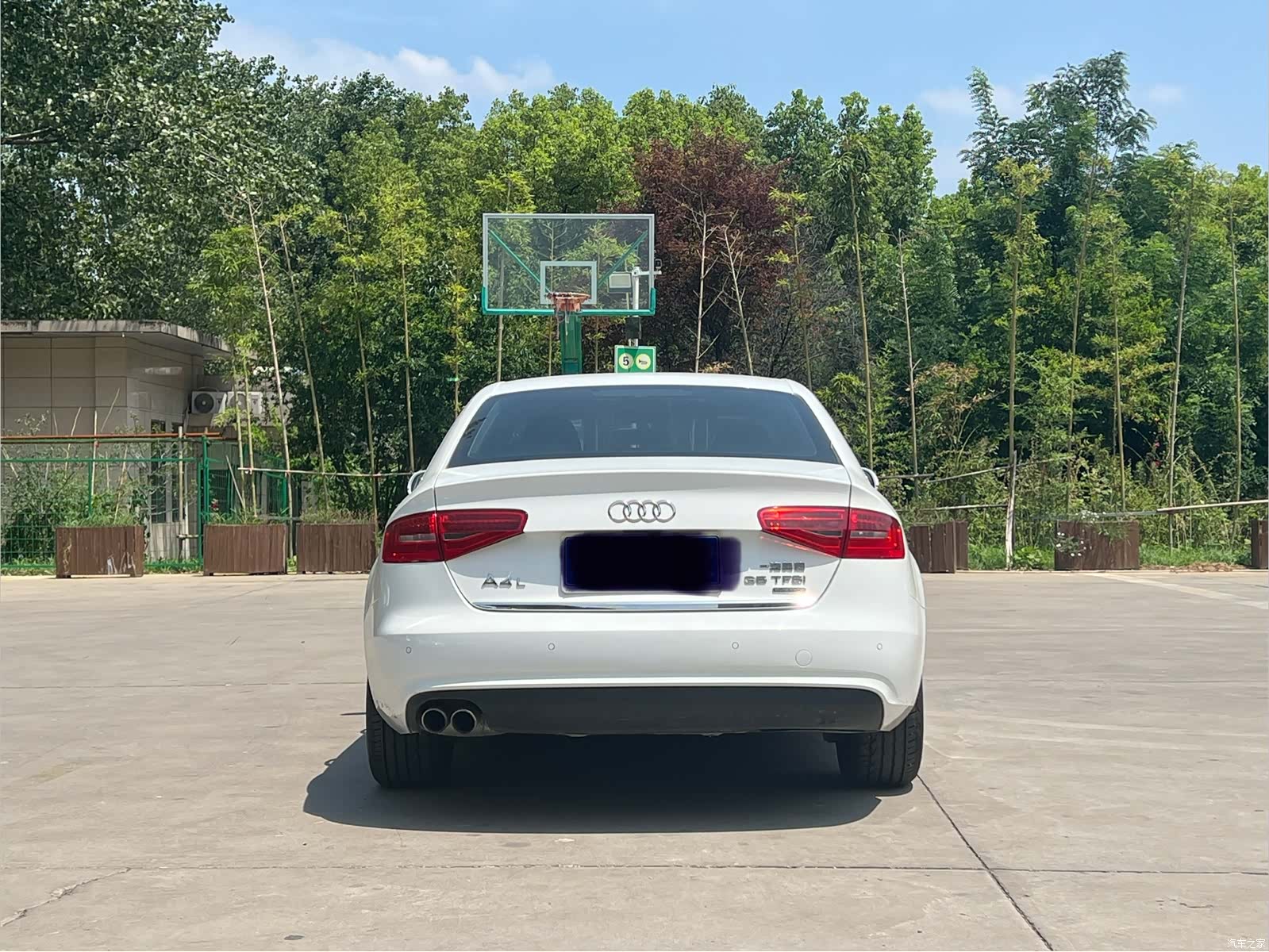Audi A4L, 2015 11
