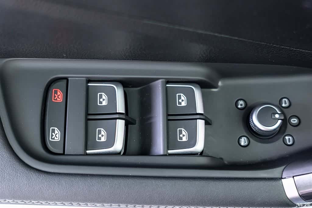 Audi Q2L, 2024 17
