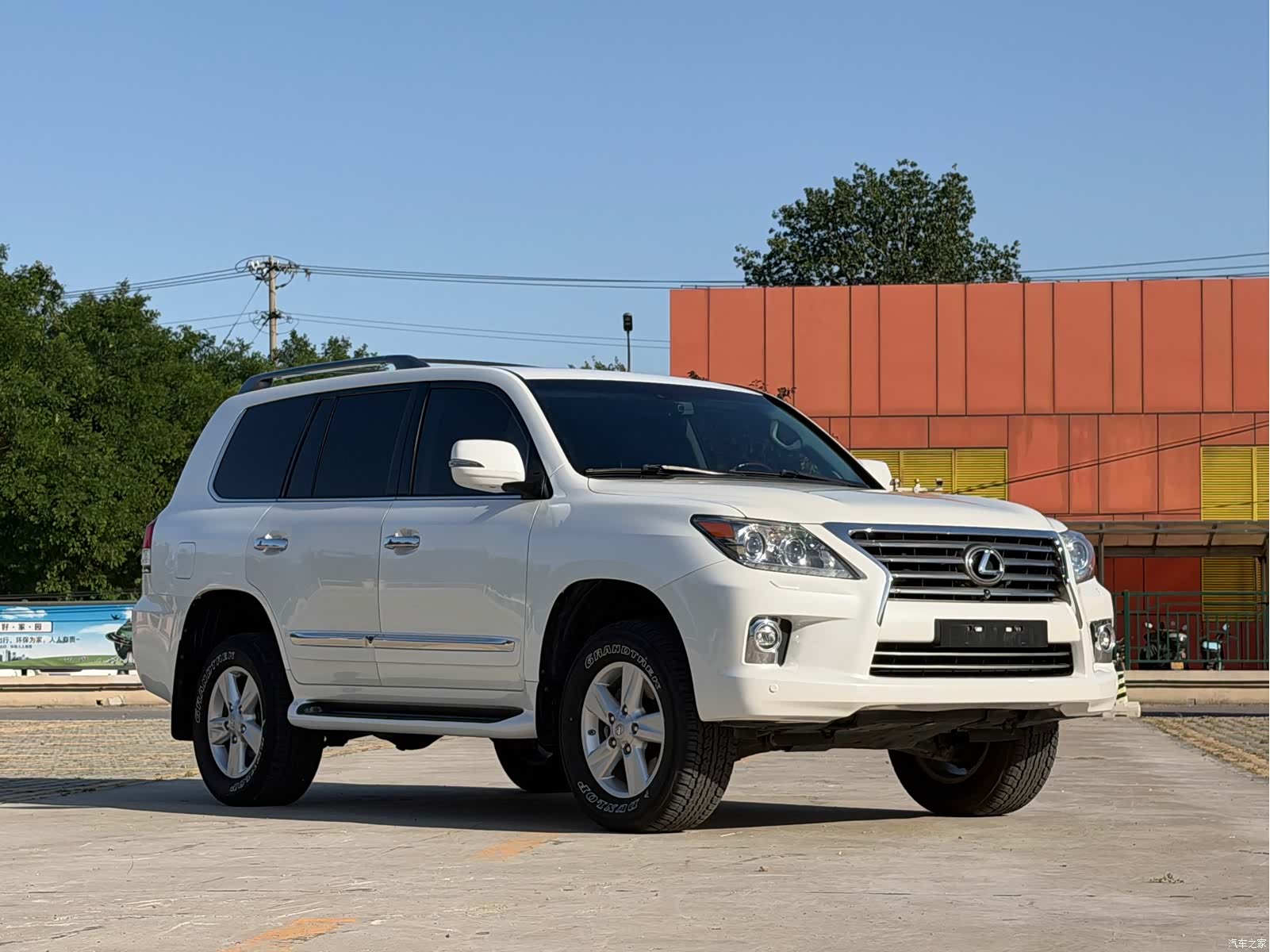 Lexus LX, 2015 3