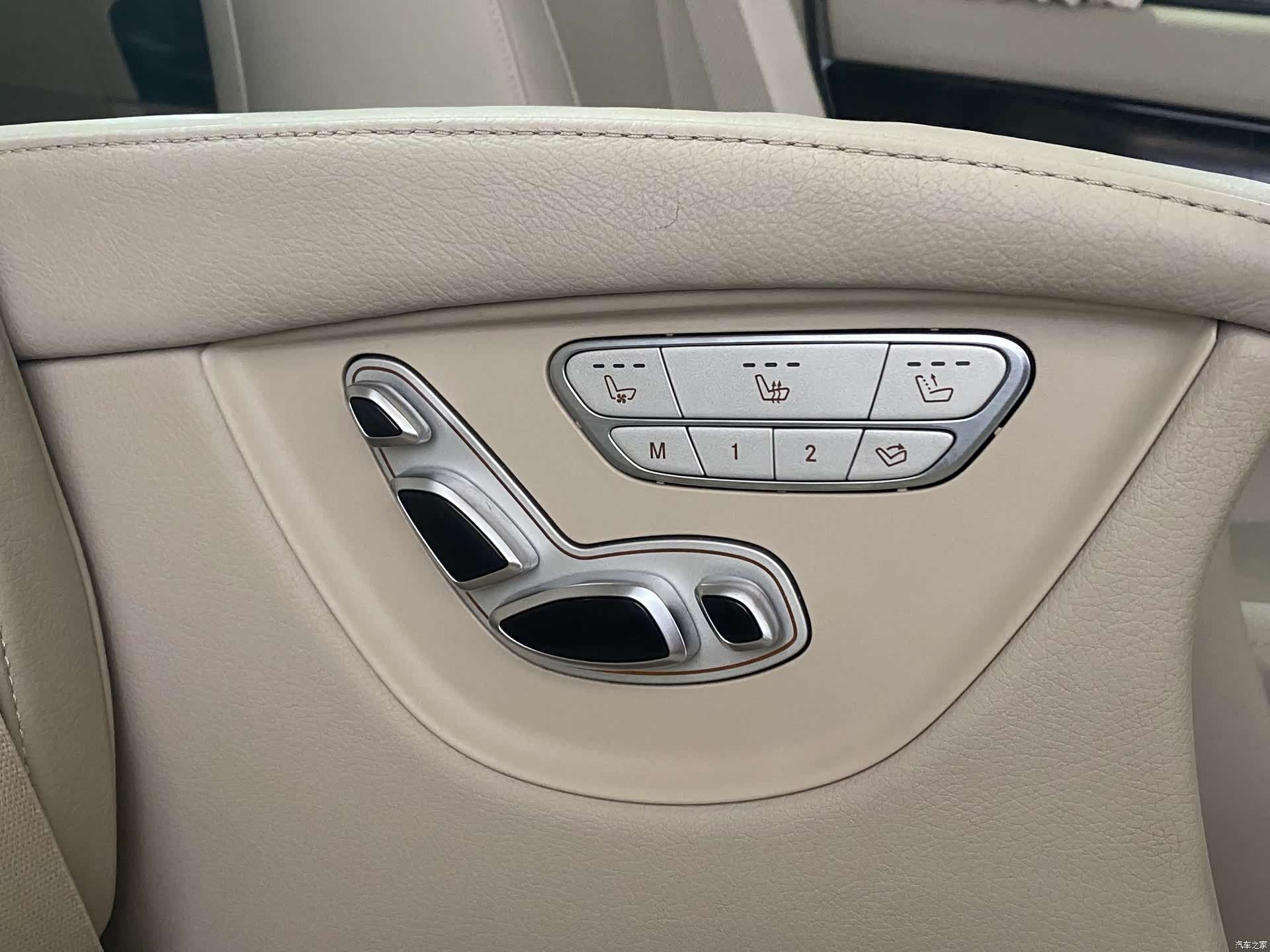 Mercedes-Benz V-Class, 2020 14