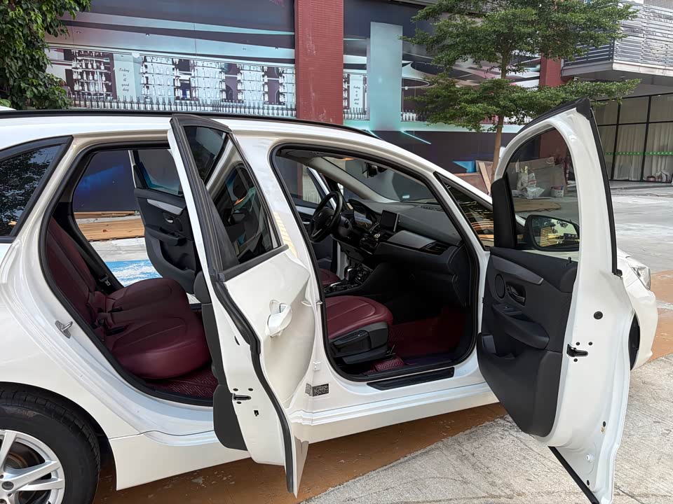 BMW 2 series station wagon