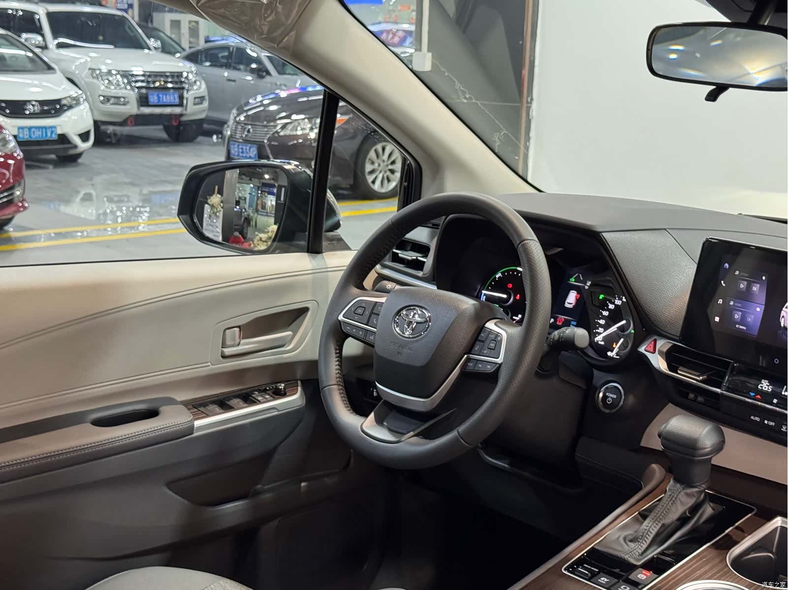 Toyota Sienna, 2026 8