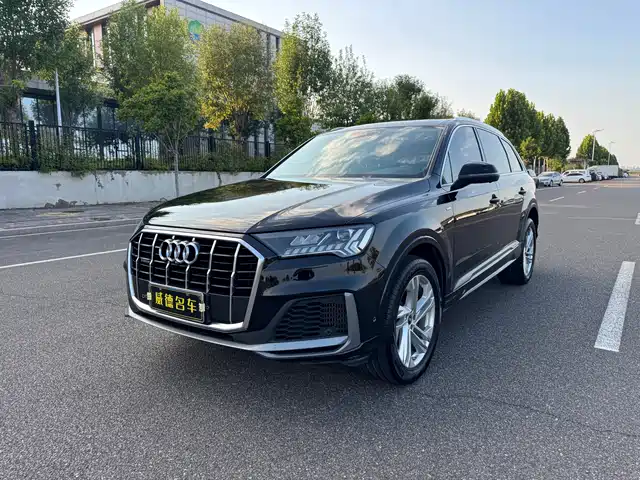 Audi Q7 2021 — купить из Китая под заказ