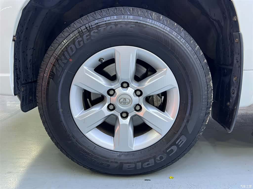 Toyota Prado, 2015 27