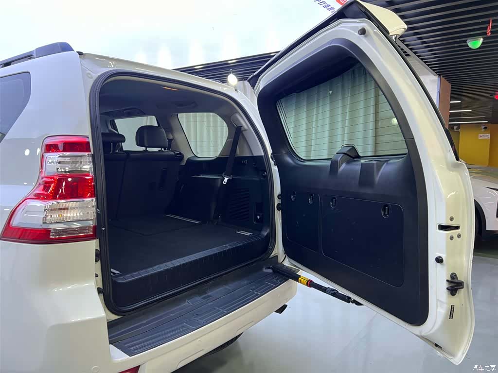 Toyota Prado, 2015 30